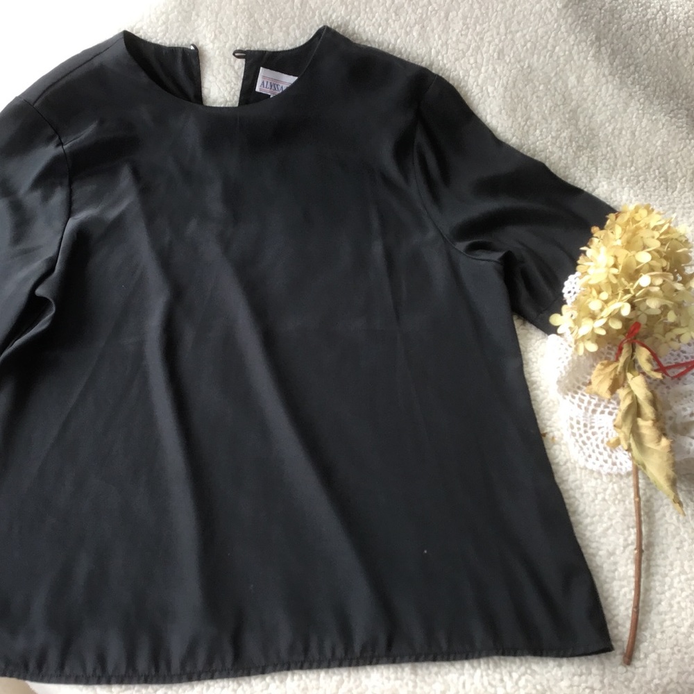 💗 Black sateen top